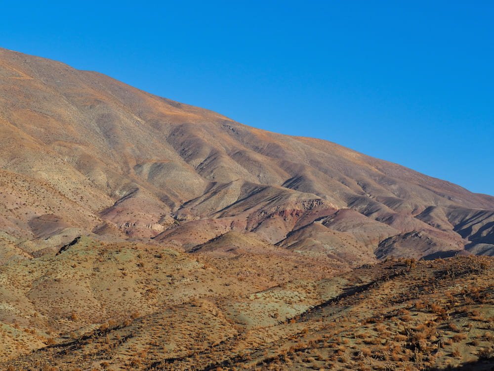 Colourful hills on the Sierra Trail