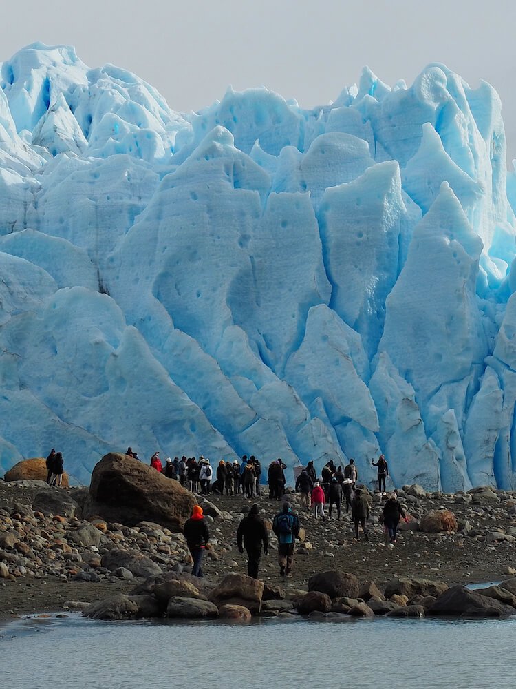 Mini-trek briefing in front of the glacier