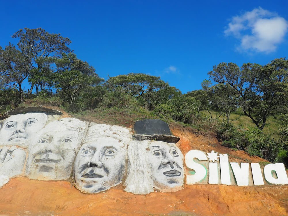 Welcome to Silvia Colombia - roadside display