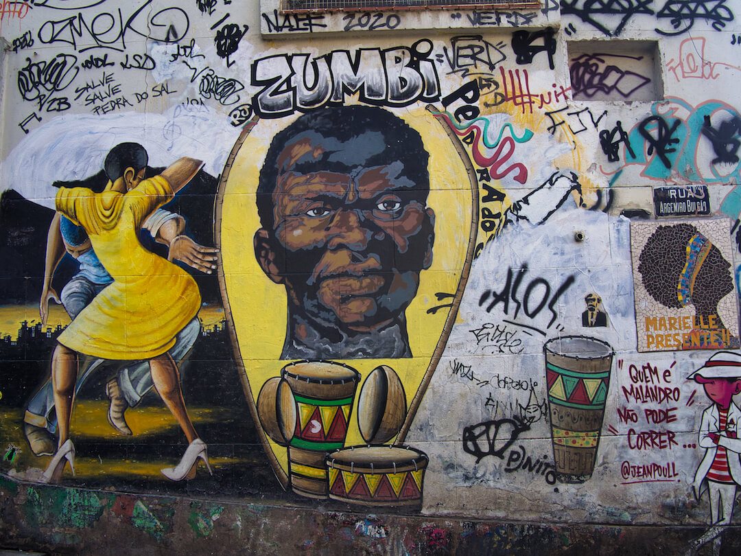 A mural reflects Pedra do Sal's samba heritage